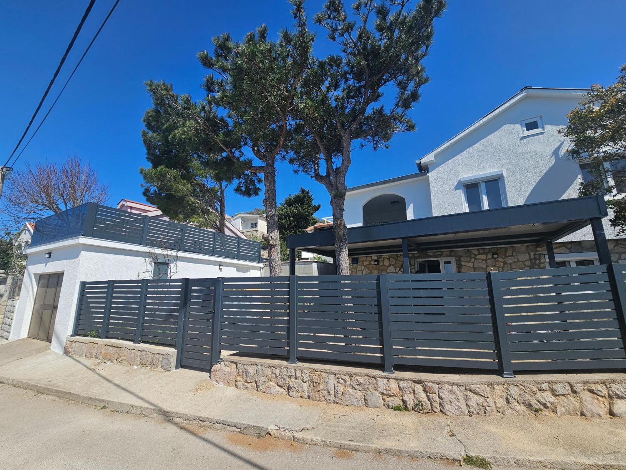 Beachfront House Ivana With Pool - Renovated 2025 Cesarica Εξωτερικό φωτογραφία
