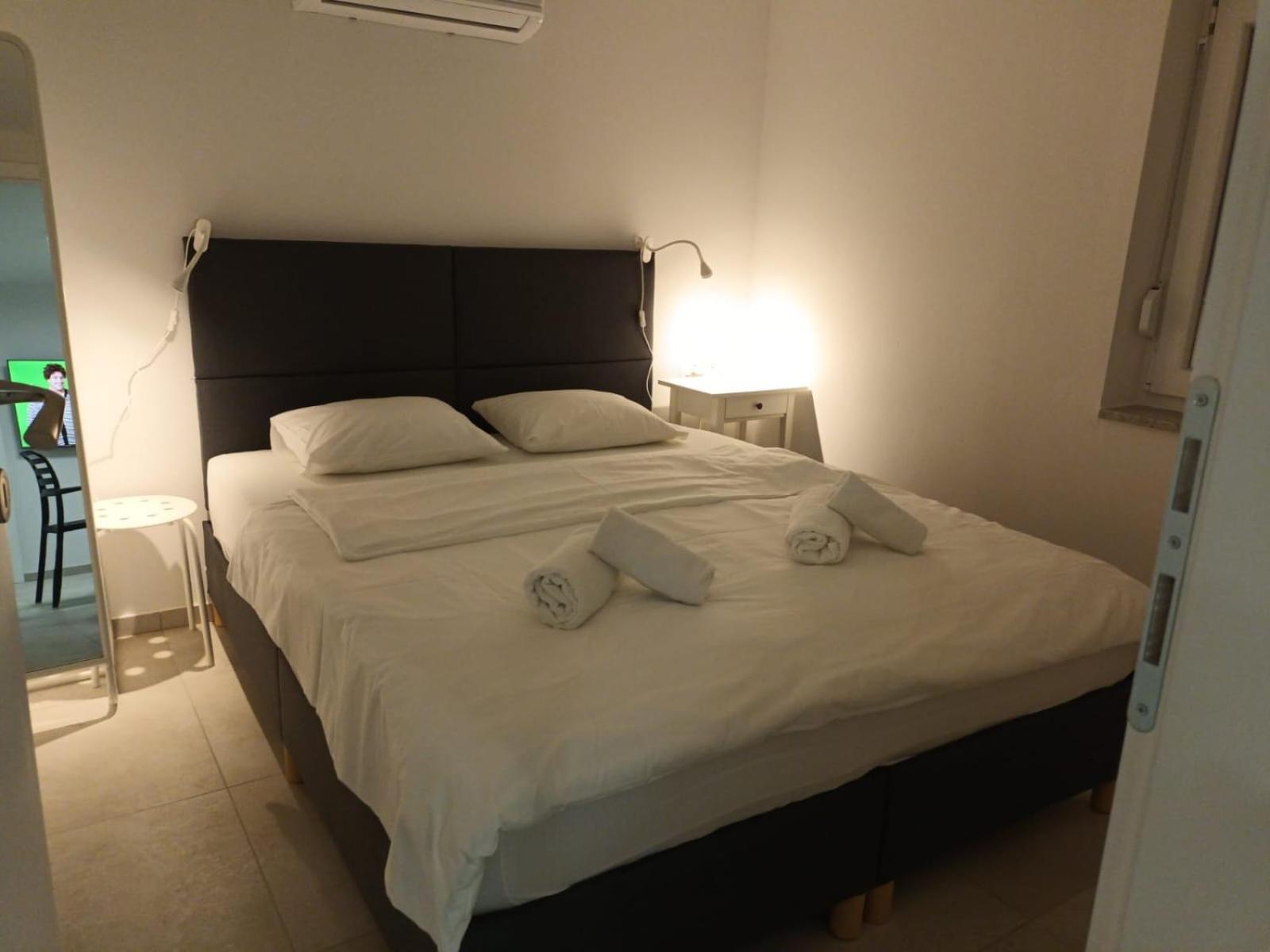 Beachfront House Ivana With Pool - Renovated 2025 Cesarica Εξωτερικό φωτογραφία